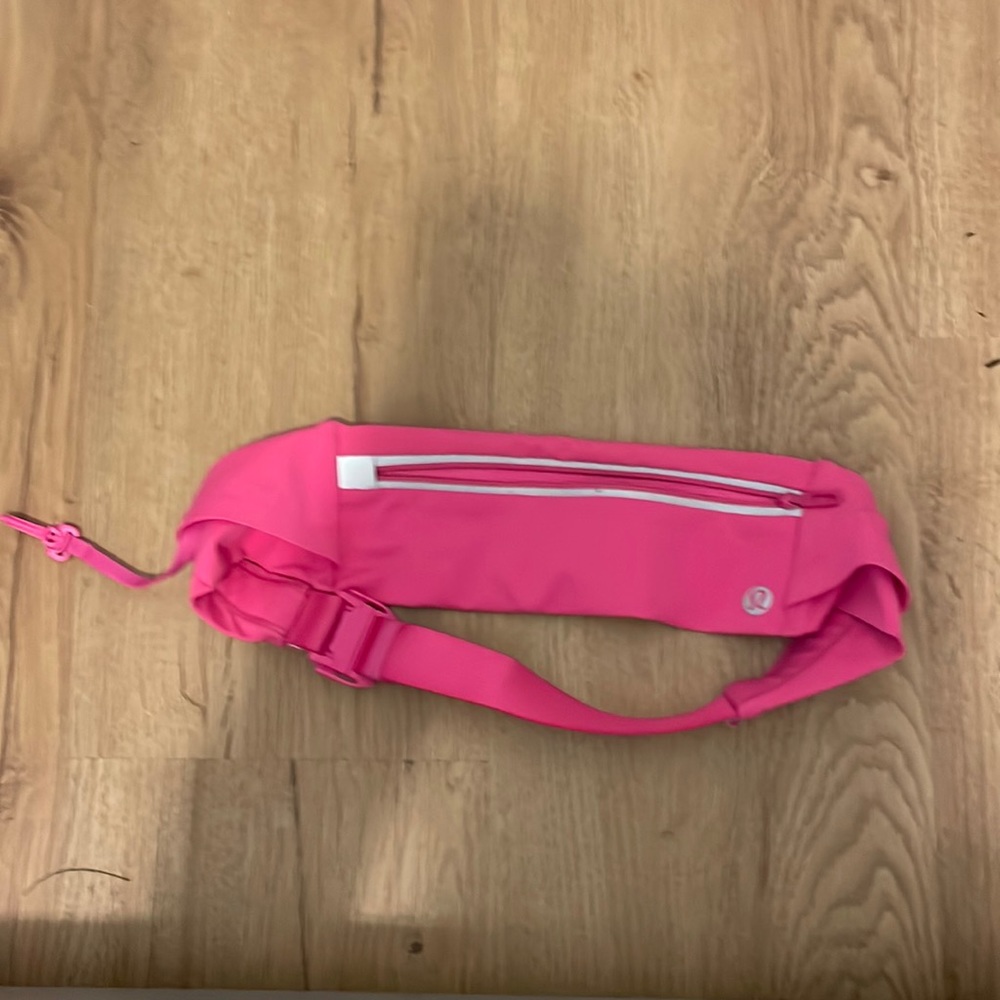 Lululemon Fast and Free Running Belt. Sonic pink. Xs/s